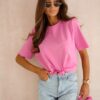 T-shirt damski oversize różowy – bawełniana koszulka basic z wiązaniem