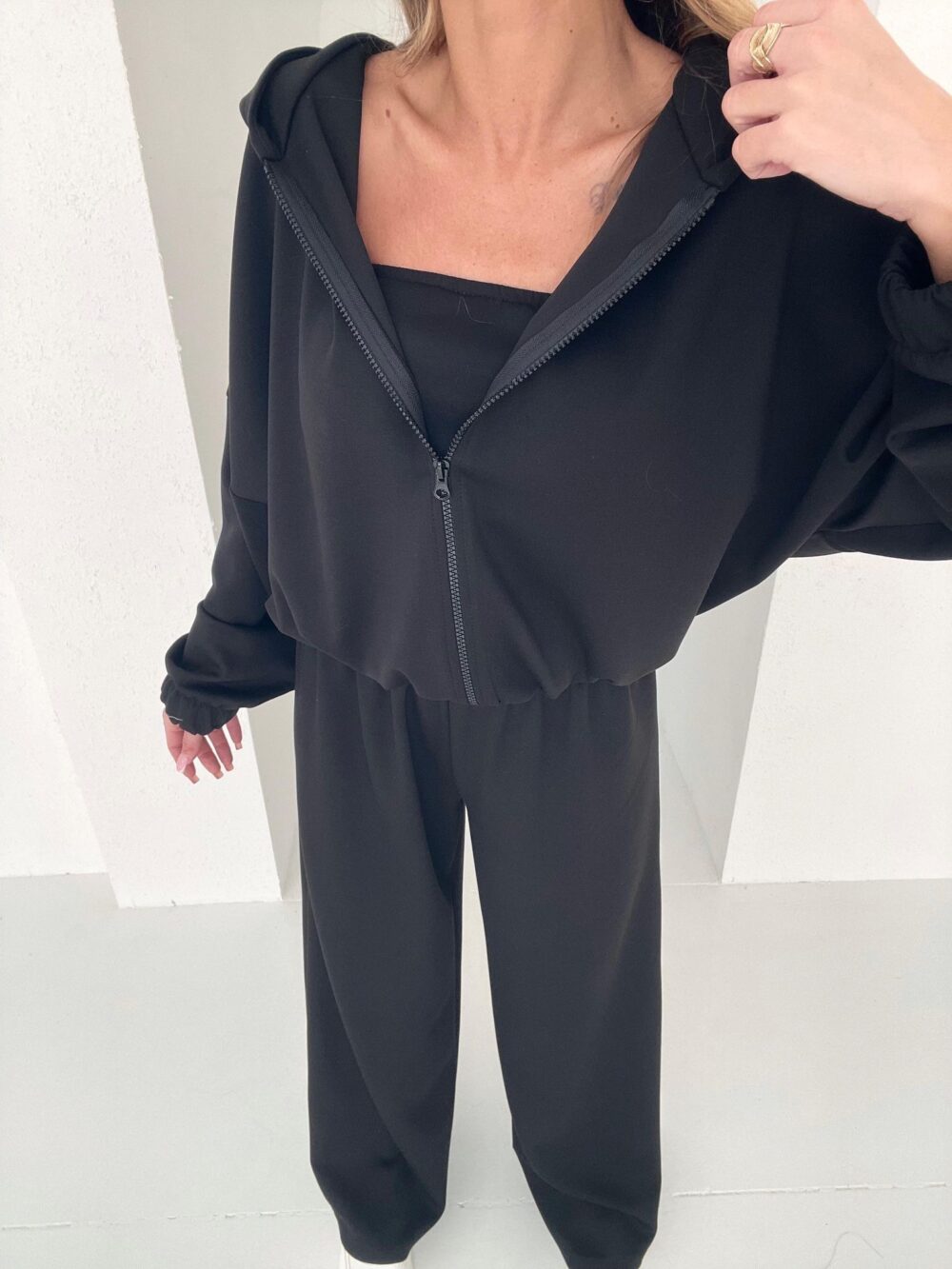 Komplet Cozy Elegance bluza, spodnie i top – czarny -PRE ORDER - obrazek 4