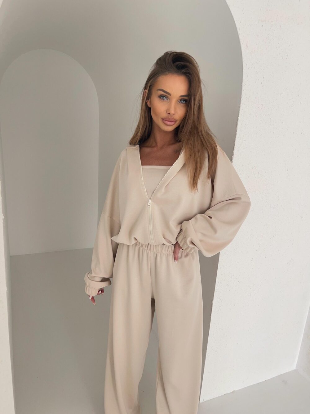 Komplet Cozy Elegance bluza, spodnie i top – jasny beż