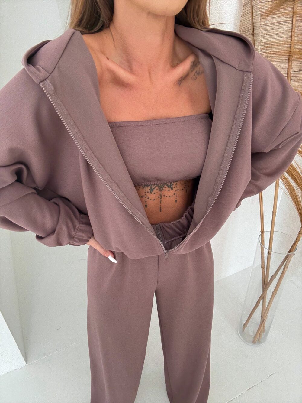 Komplet Cozy Elegance bluza, spodnie i top – fango - obrazek 4