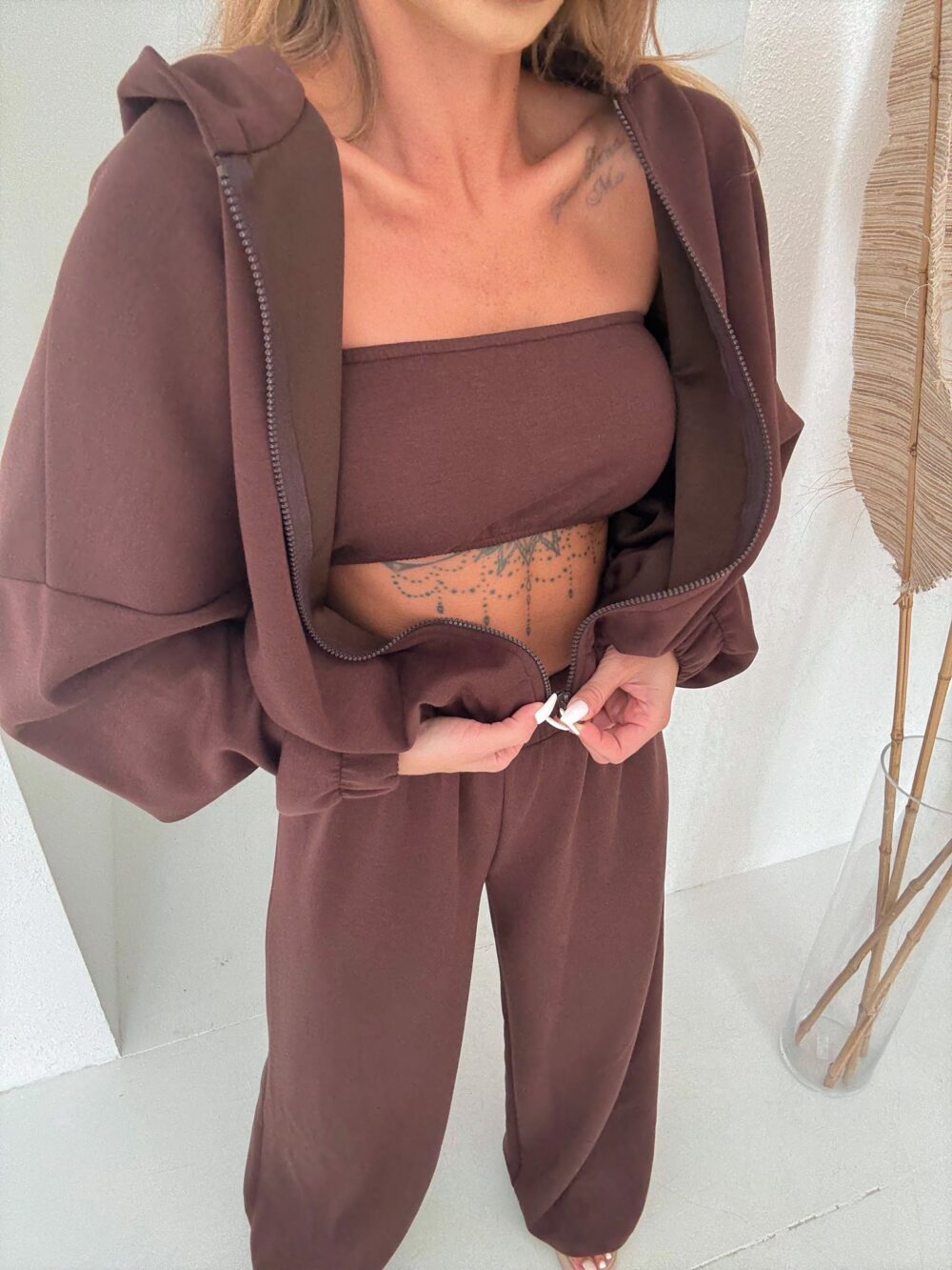 Komplet Cozy Elegance bluza, spodnie i top – czekolada - obrazek 4