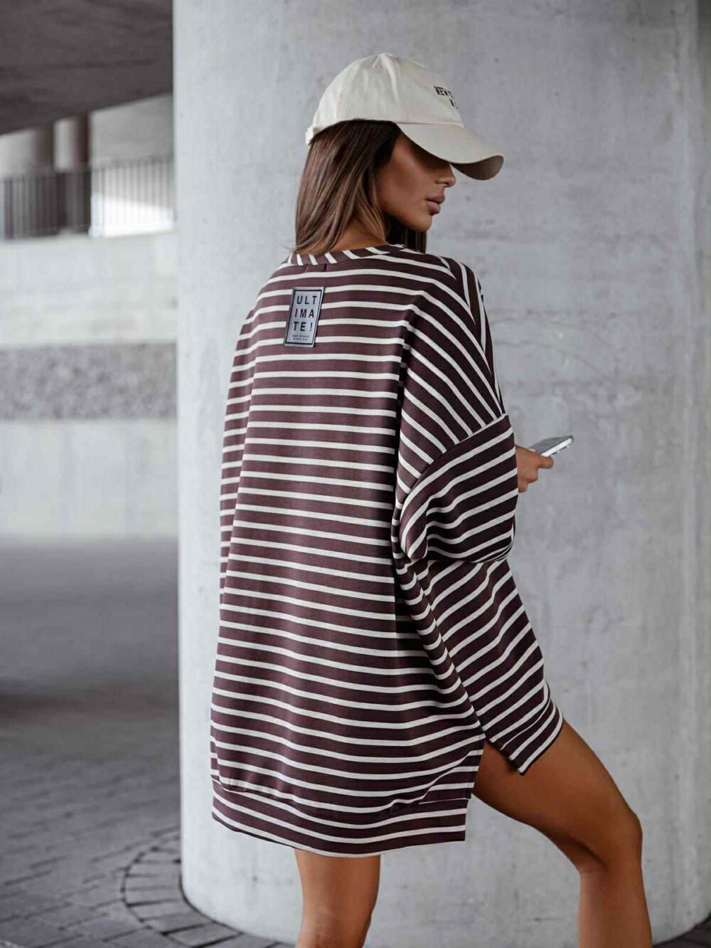 Bluza Oversize w Paski Mucha - Czekolada - obrazek 3
