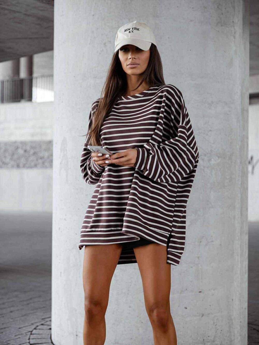 Bluza Oversize w Paski Mucha - Czekolada