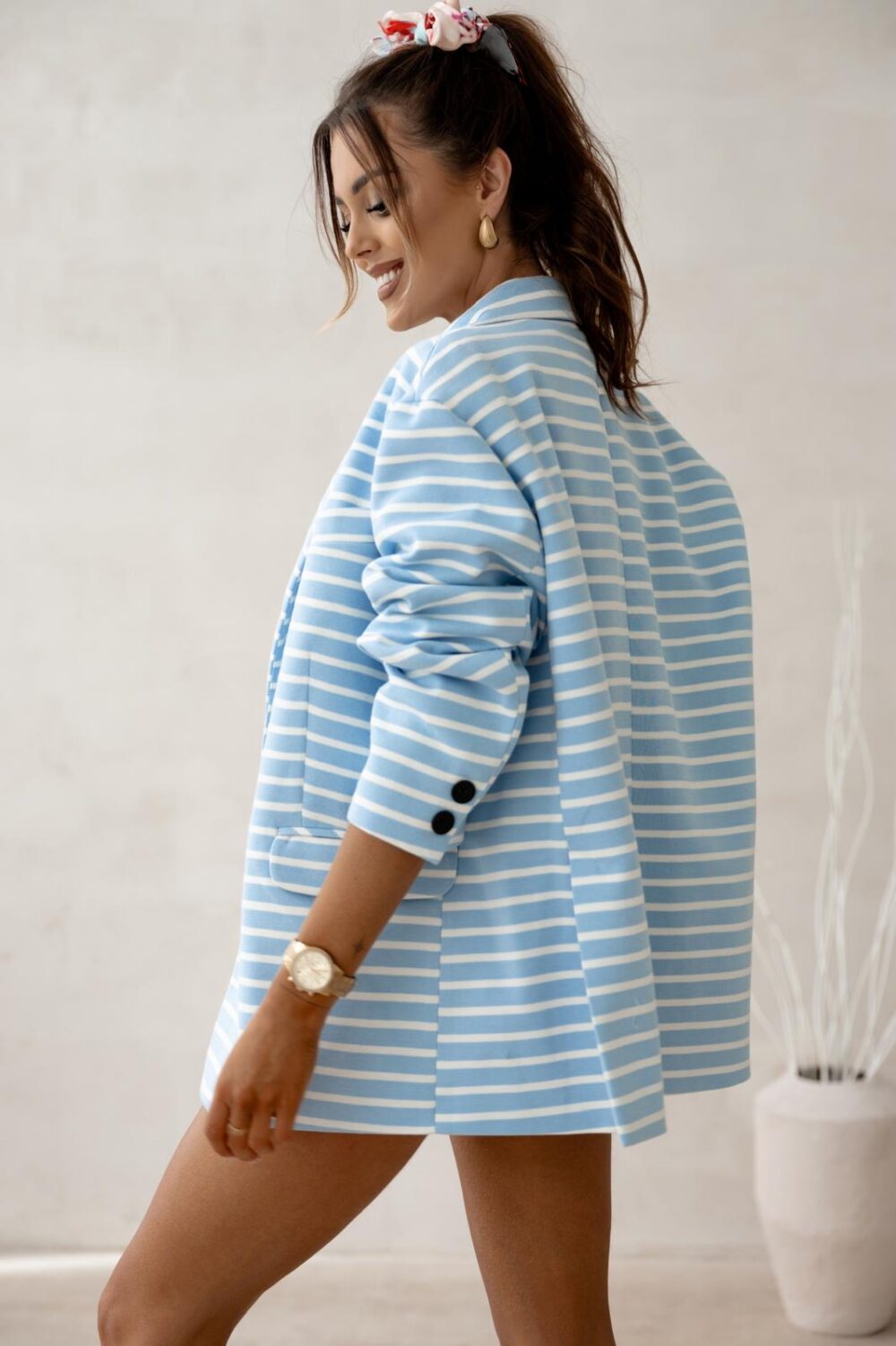 Stylowa marynarka damska z dresówki w paski  - baby blue - obrazek 2