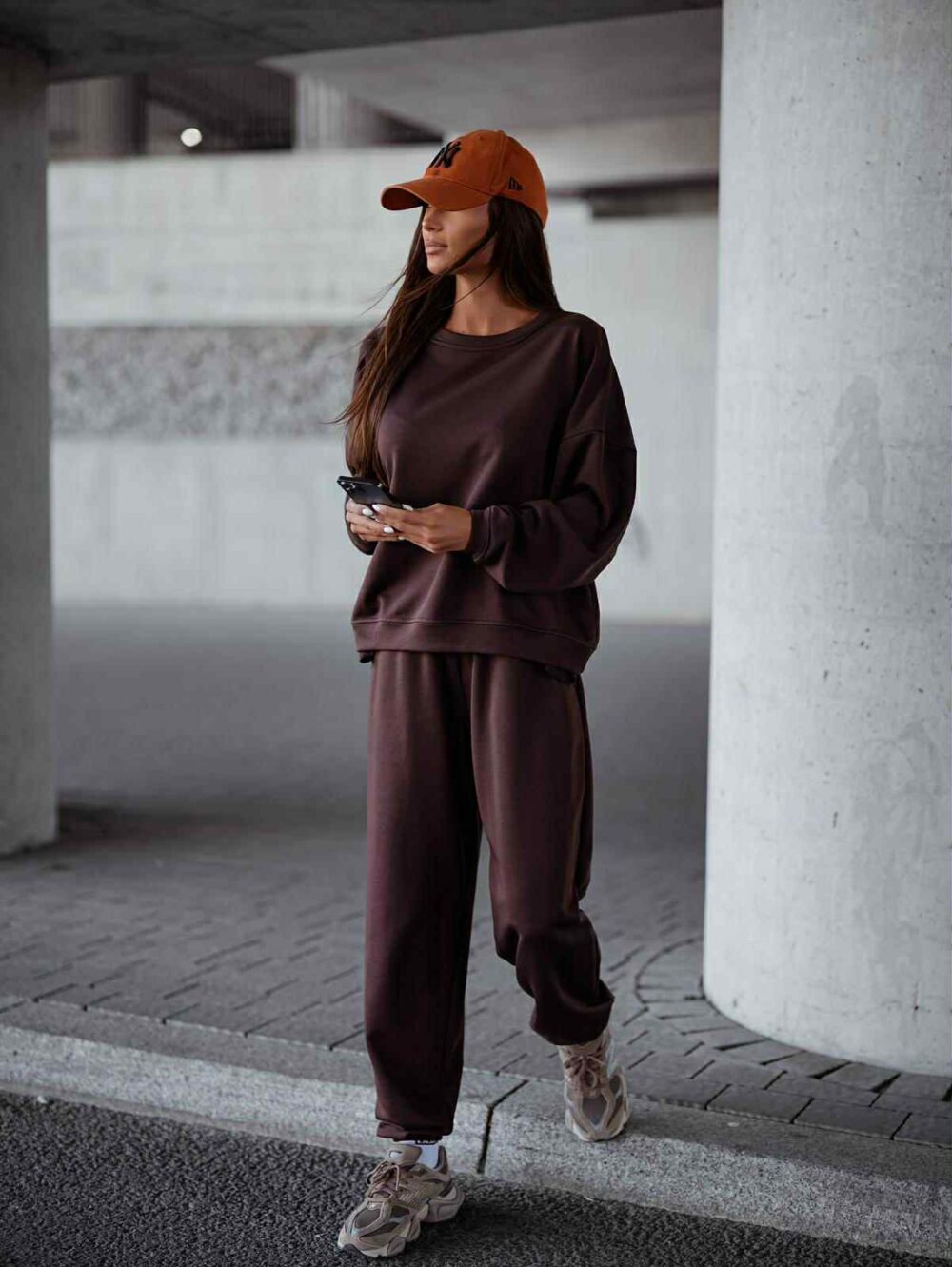 Komplet dresowy Relaxed Fit - czekolada - obrazek 5