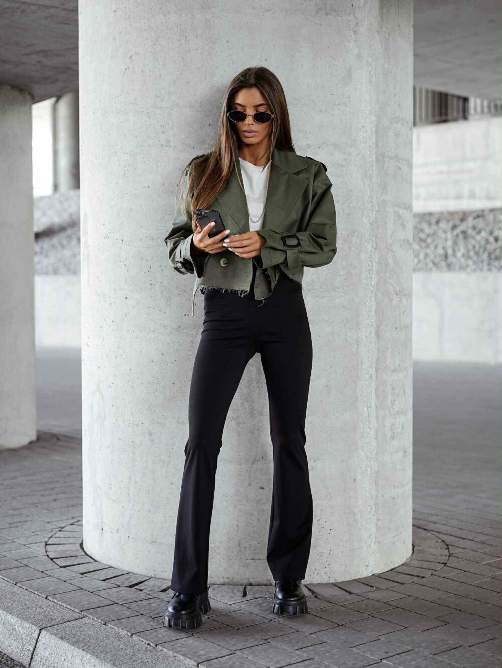 Kurtka Oversize z Klamrami Urban Chic – oliwka - obrazek 2
