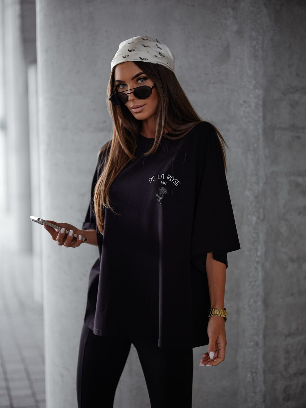 T-shirt "De La Rose" – Oversize Street Look - czarny - obrazek 3