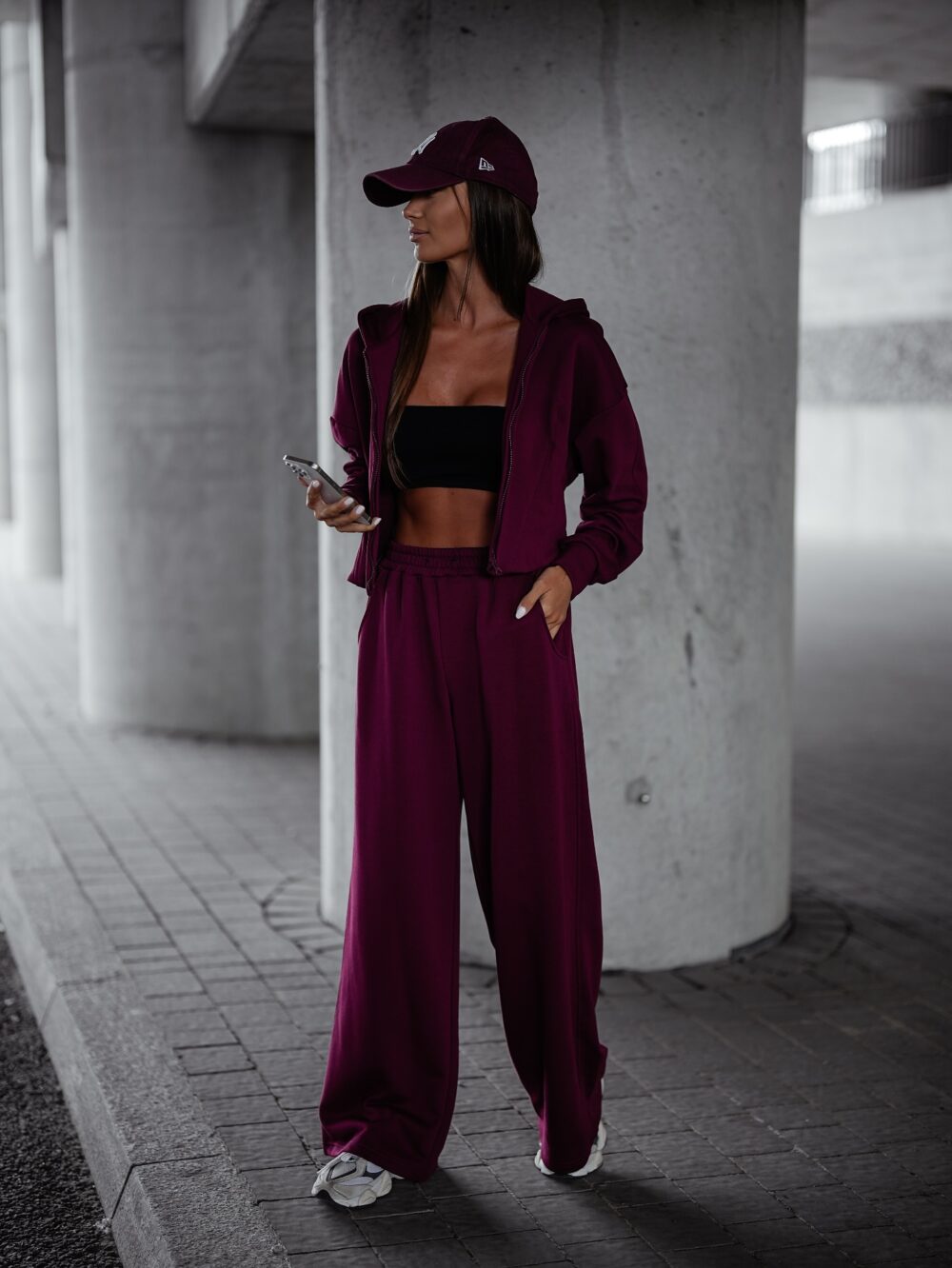 Komplet Soft Ease 2 w 1 – Luźny Styl i Komfort - bordo - obrazek 2