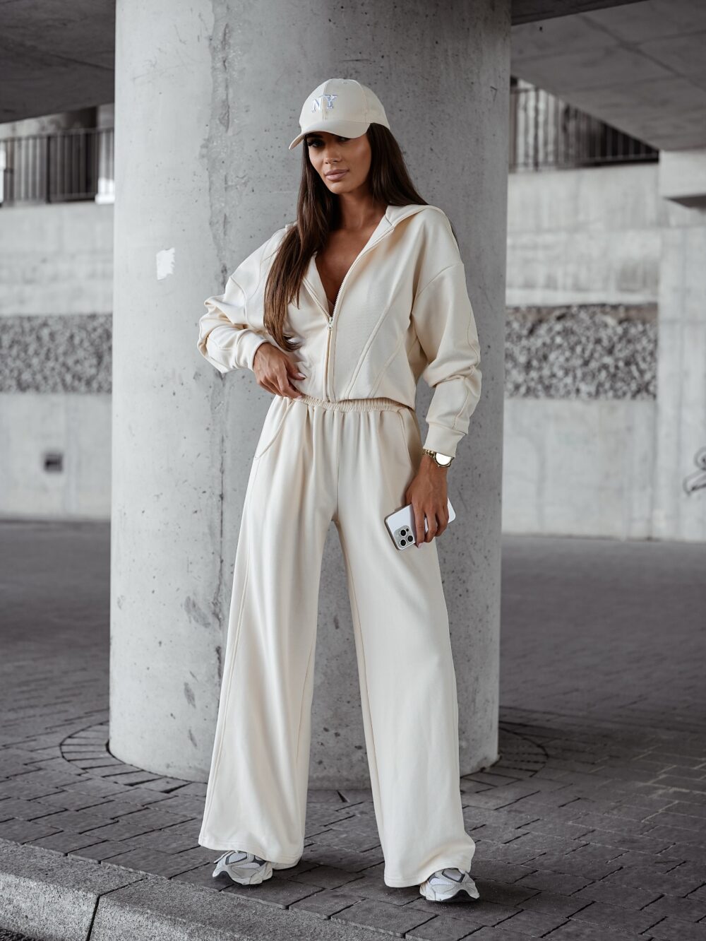 Komplet Soft Ease 2 w 1 – Luźny Styl i Komfort - ecru - obrazek 3
