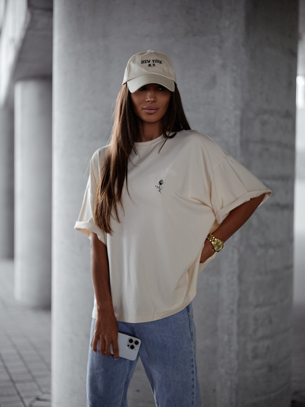 T-shirt "De La Rose" – Oversize Street Look - ecru