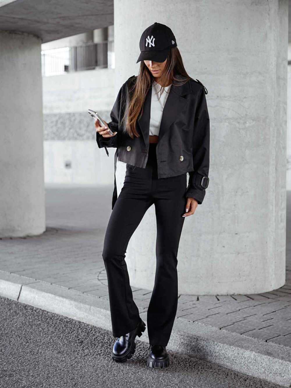 Kurtka Oversize z Klamrami Urban Chic – czarny - obrazek 3