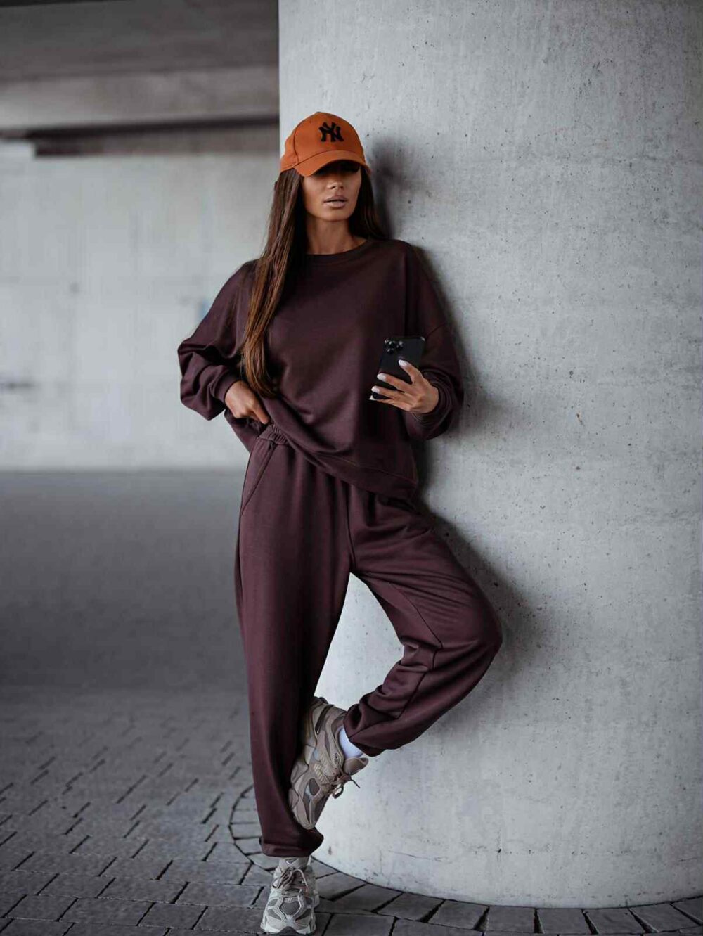 Komplet dresowy Relaxed Fit - czekolada - obrazek 2