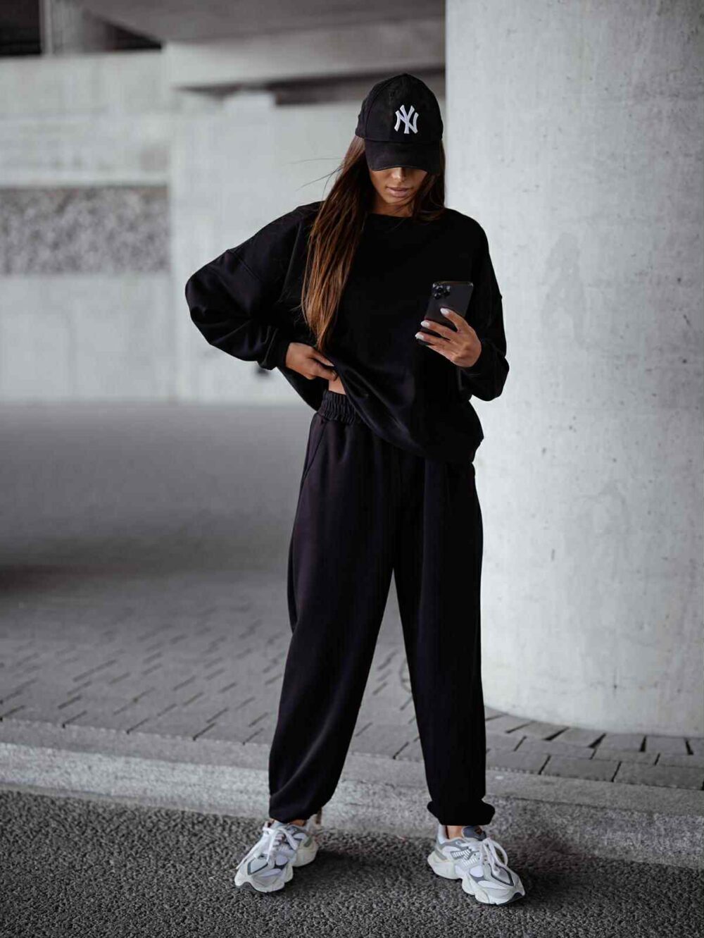 Komplet dresowy Relaxed Fit - czarny - obrazek 2