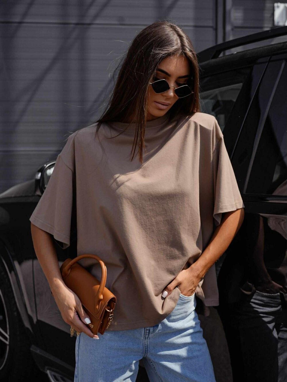 Klasyczny T-shirt oversize beżowy
