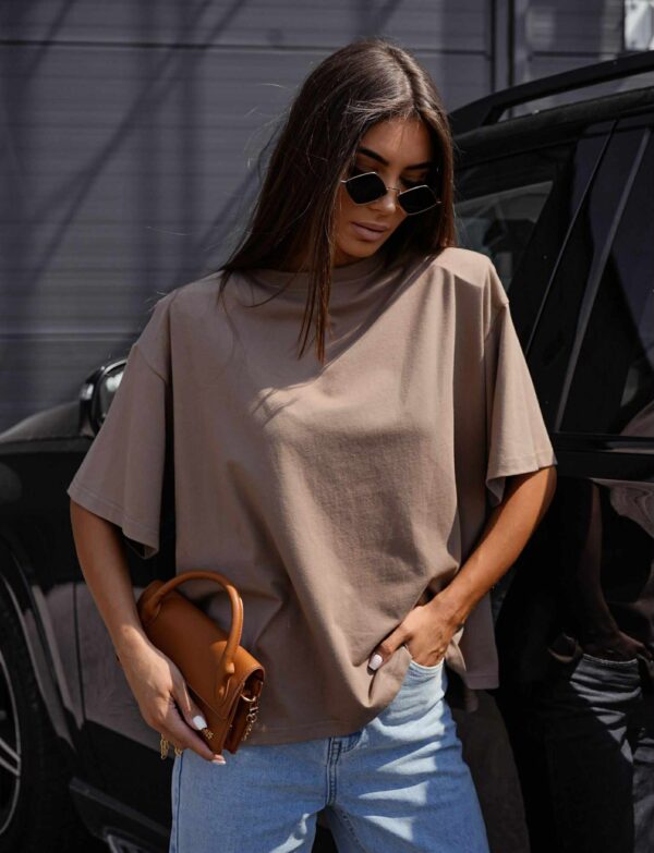 Klasyczny T-shirt oversize beżowy