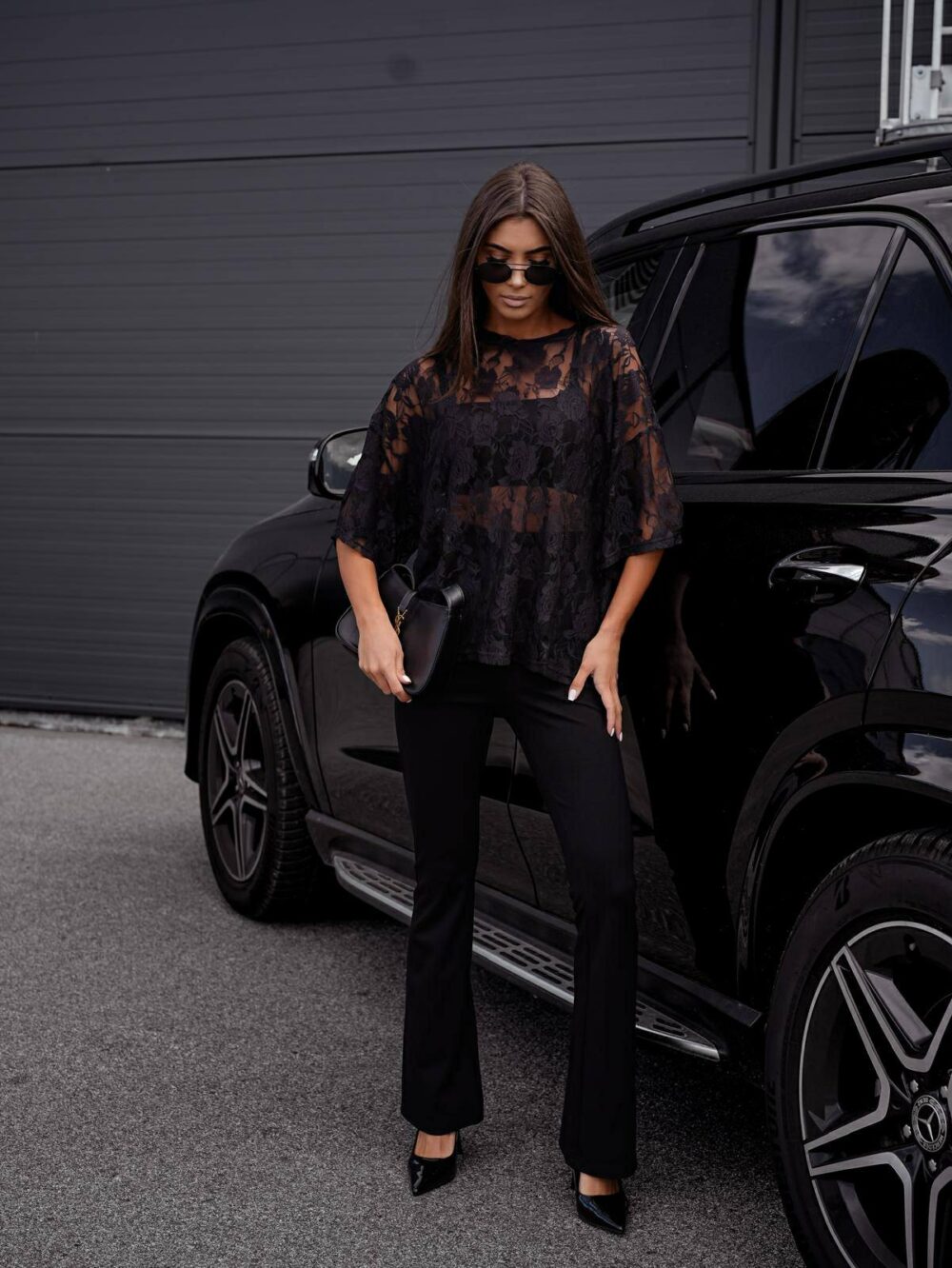 Bluzka koronkowa oversize - obrazek 3