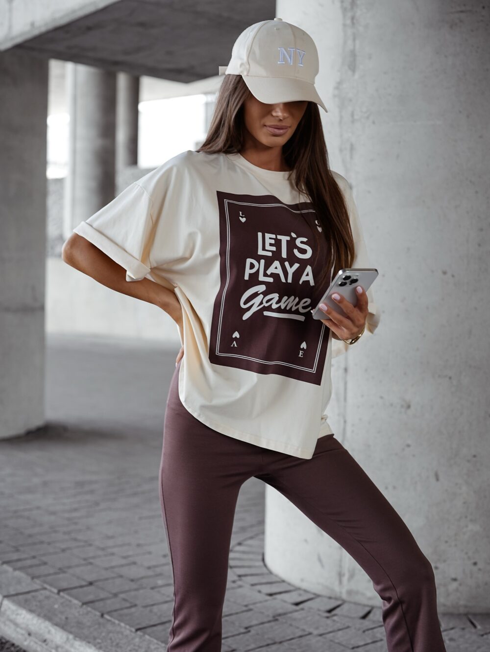 T-shirt oversize let's play - ecru - obrazek 3