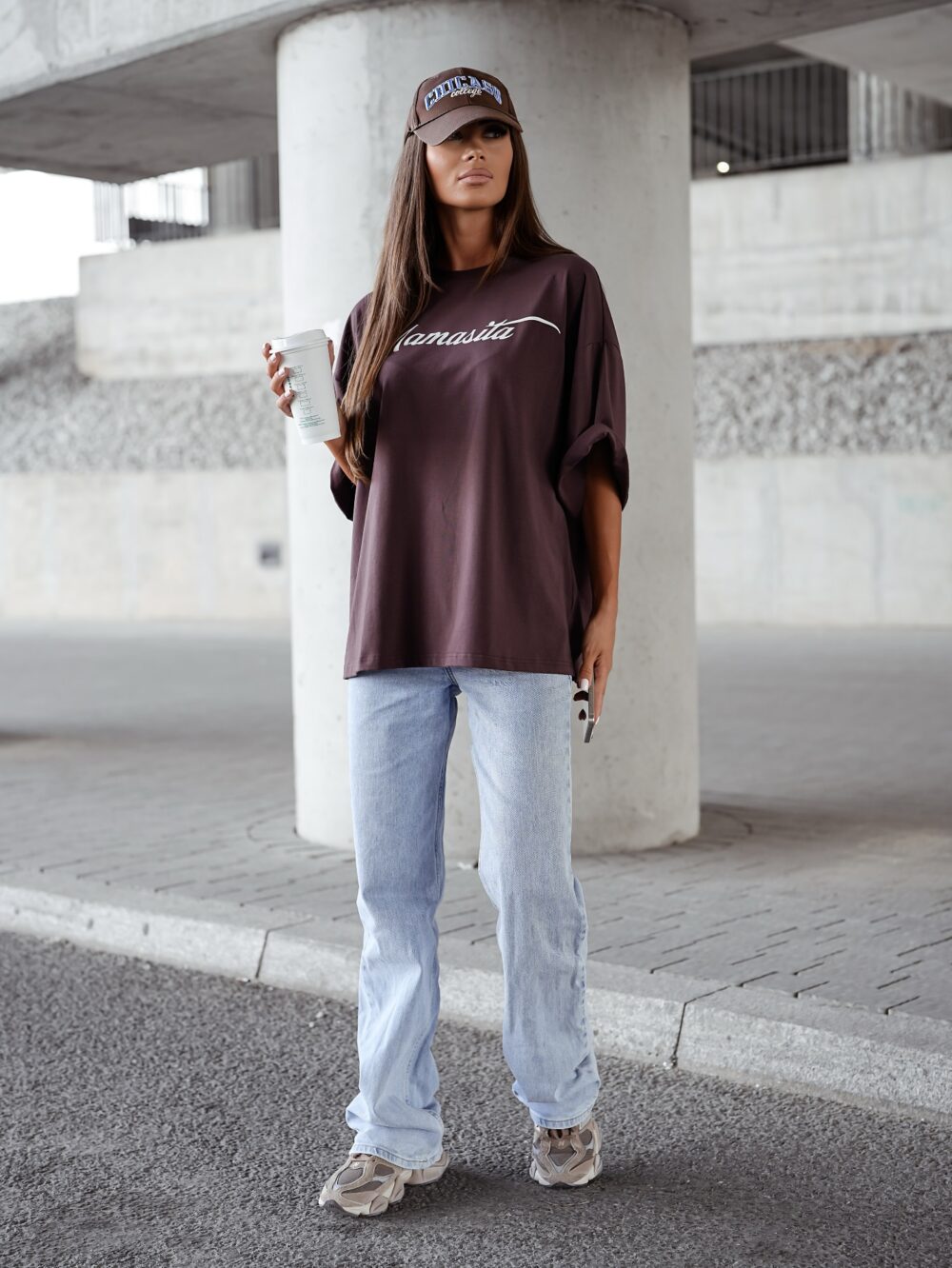 T-shirt oversize Mamasita - czekolada - obrazek 4