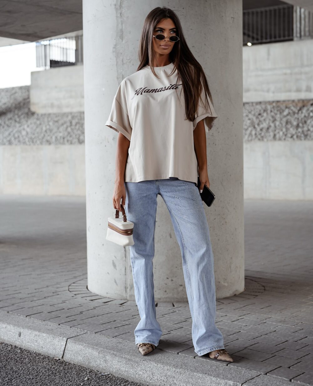 T-shirt oversize Mamasita - beż - obrazek 3