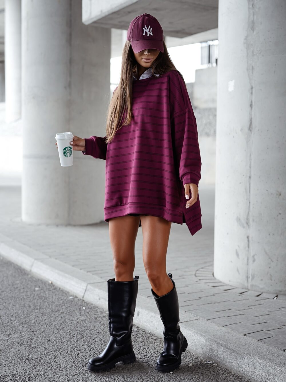 Bluza Oversize Mucha wersja long - burgund - obrazek 2