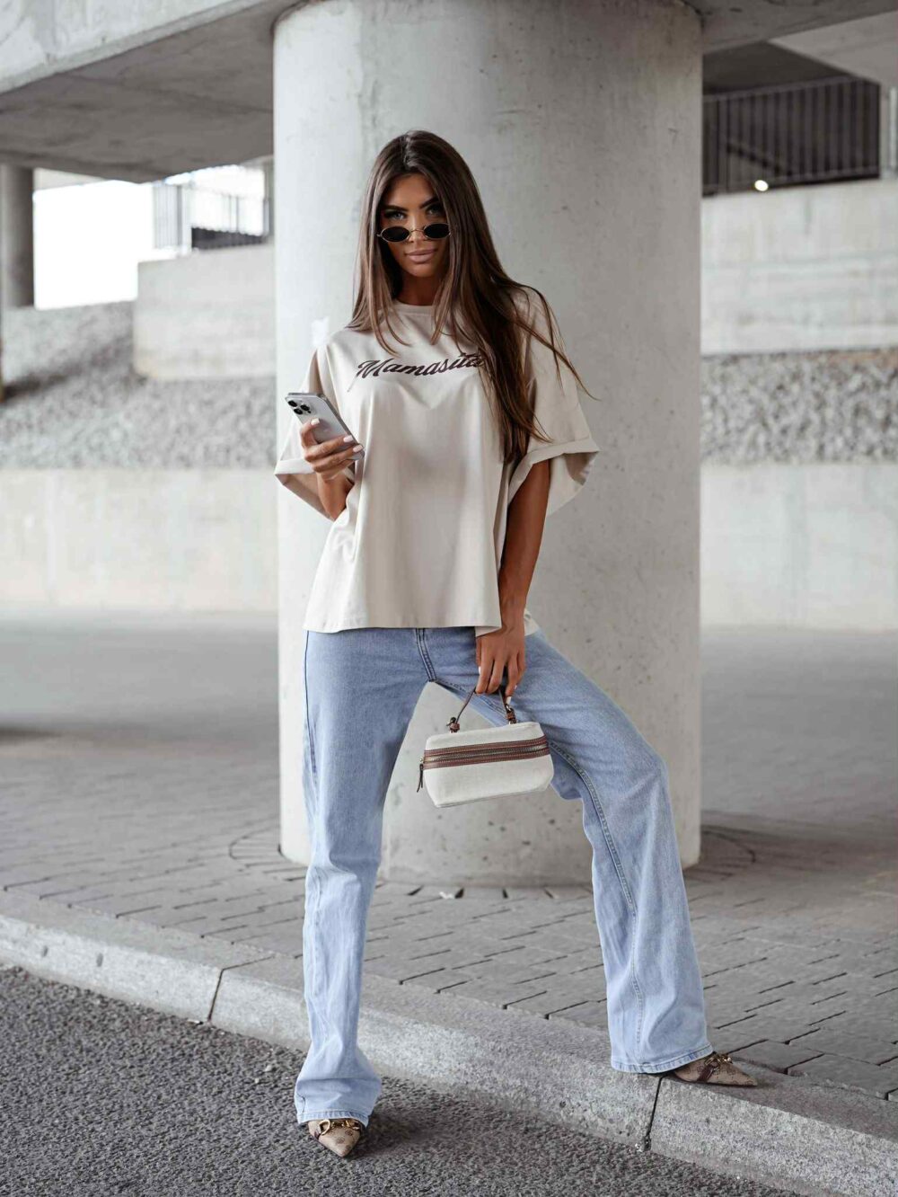 T-shirt oversize Mamasita - beż - obrazek 2
