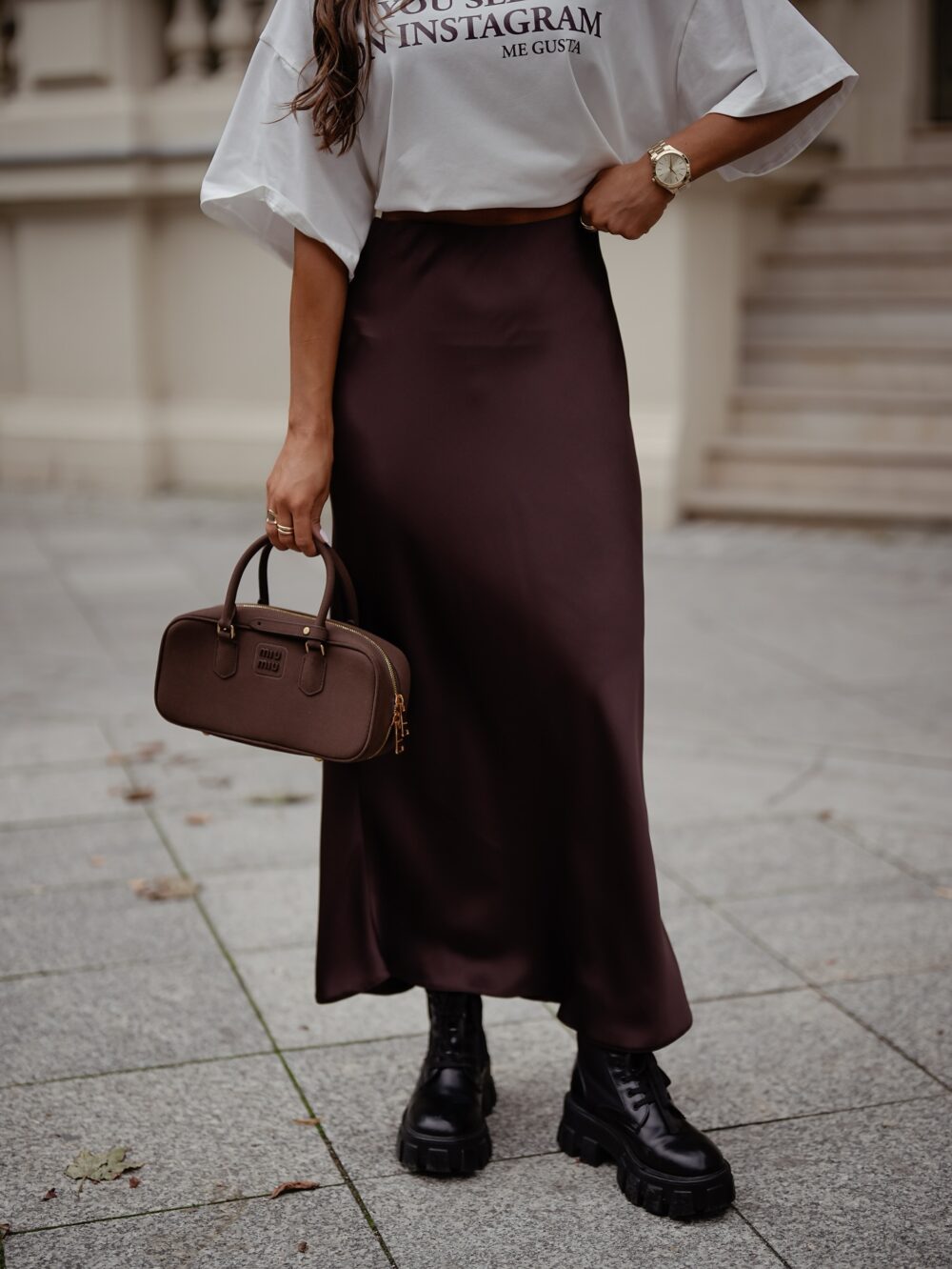 Satynowa Spódnica Midi Pure Elegance czekoladowa