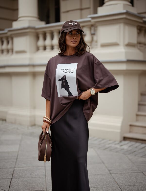 T-shirt Oversize Fashion is Bigger Than Me - czekoladowy