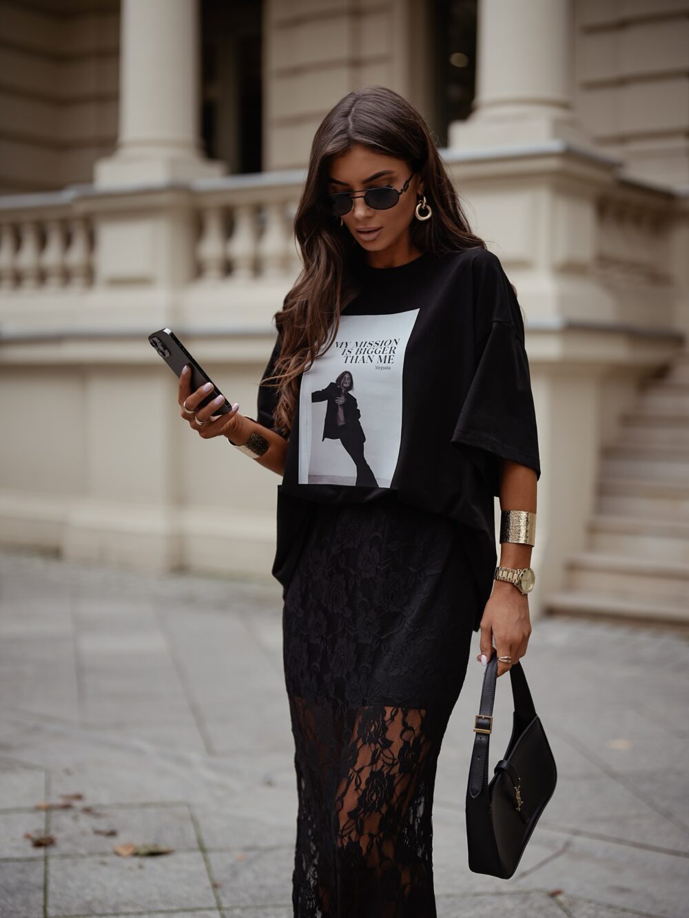 T-shirt Oversize Fashion is Bigger Than Me - czarny