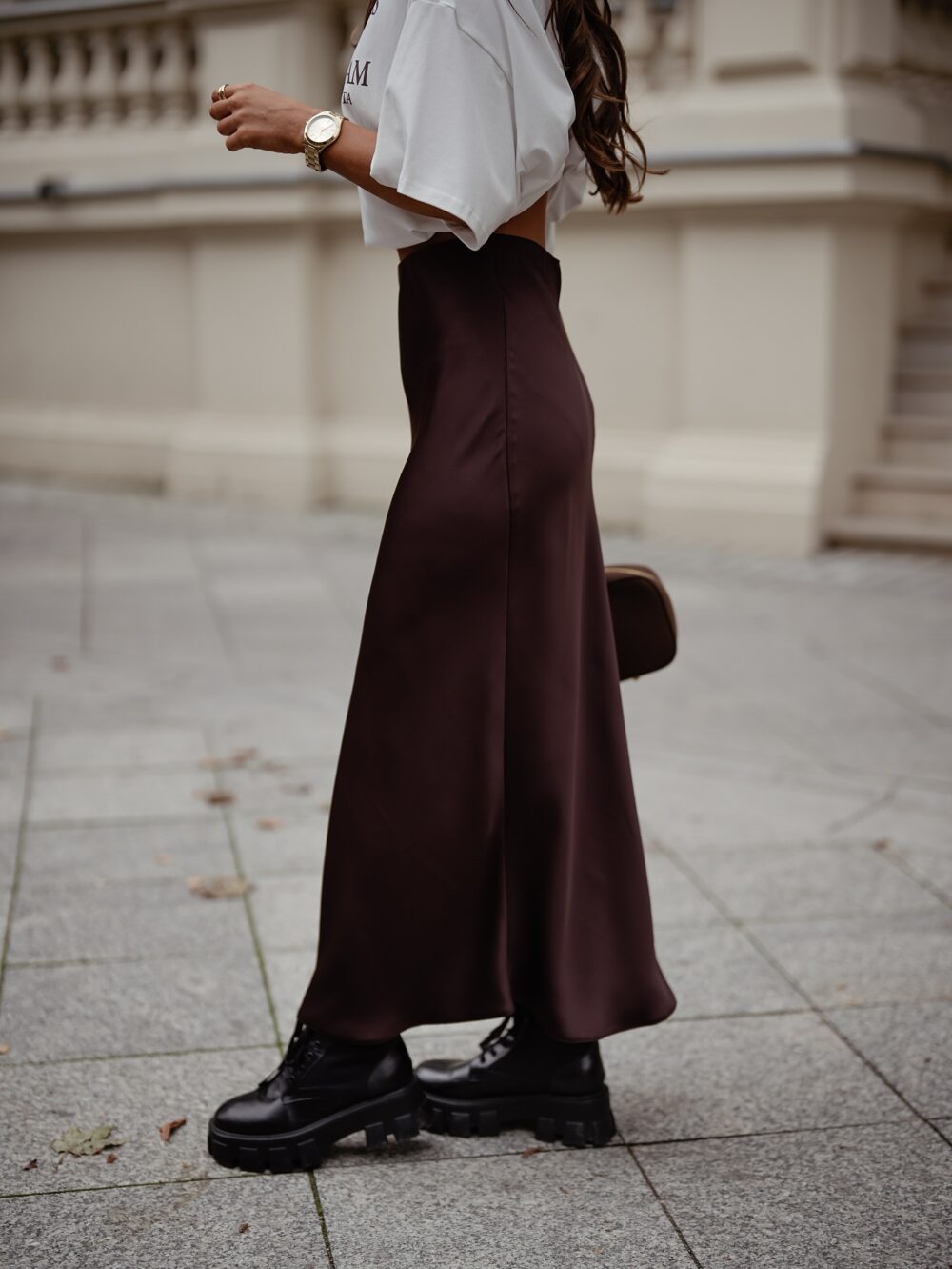 Satynowa Spódnica Midi Pure Elegance czekoladowa - obrazek 2