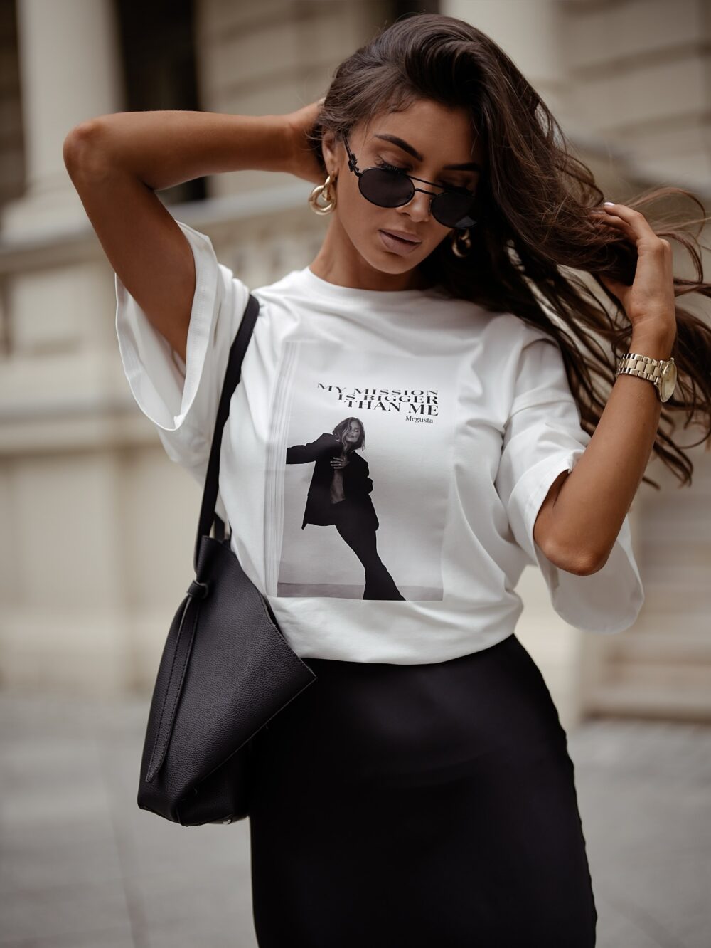 T-shirt Oversize Fashion is Bigger Than Me - biały