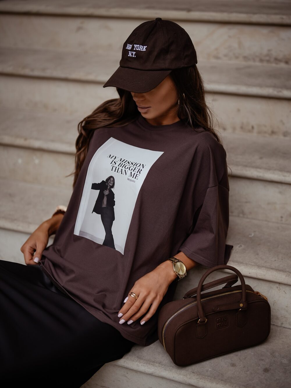 T-shirt Oversize Fashion is Bigger Than Me - czekoladowy - obrazek 2