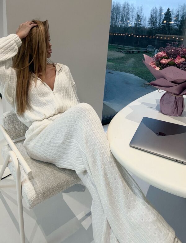 Kombinezon sweterkowy warkocz - biały