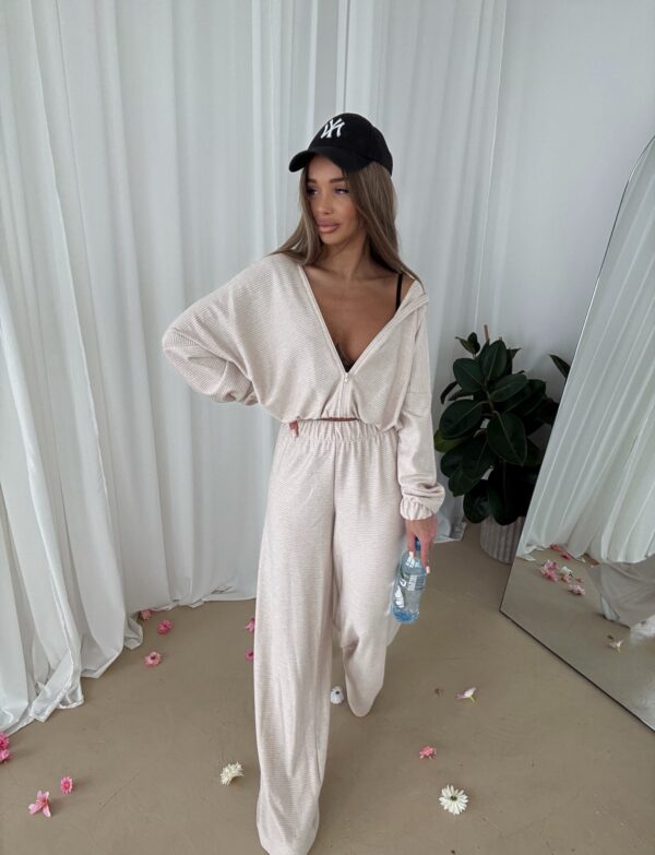 Komplet sweterkowy 2 w 1 - jasna jodełka